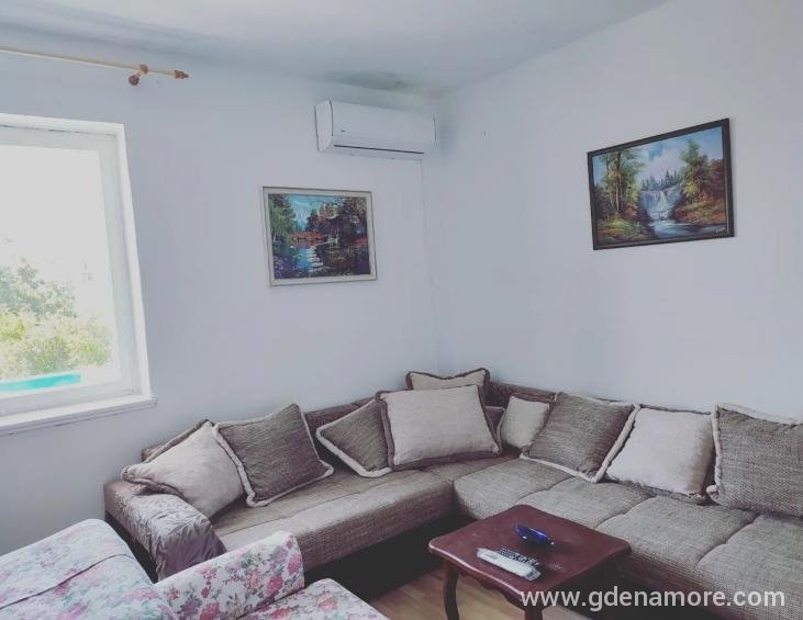 mali apartman 1